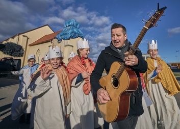 Tříkrálová sbírka pokračuje: Koledníci rozdávají radost a Tříkrálový koncert slibuje bohatý program