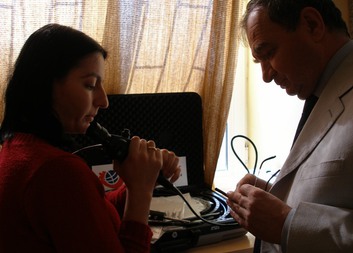 Pomoc do Gruzie proudí k vážně nemocným