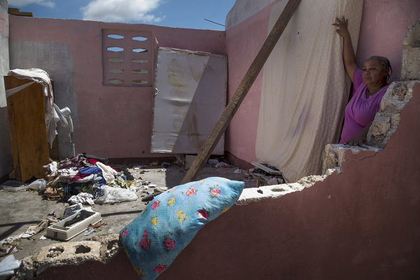 Mnoha rodinám z jejich obydlí nezbylo nic (foto: Marie Arago/Catholic Relief Services).