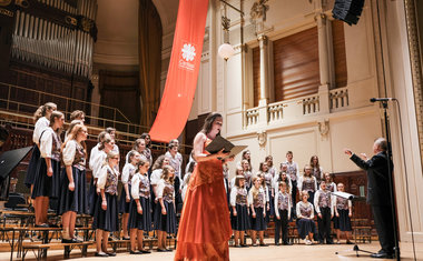 Lucie Silkenová a sbor Ronička