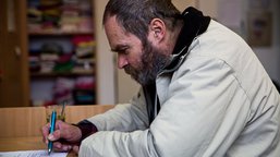 Každý třetí klient poprvé bez domova. Kdo nachází útočiště v azylových domech Charity?