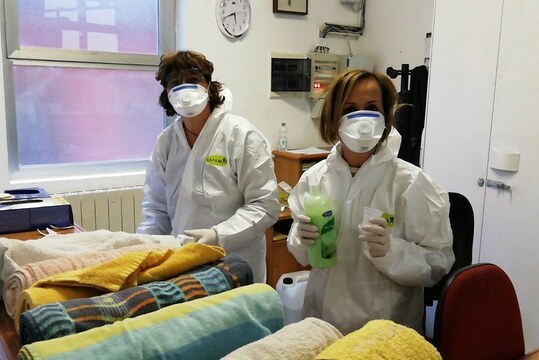 Charita Česká republika pomáhá dvěma těžce zasaženým zemím: Itálii a Španělsku 