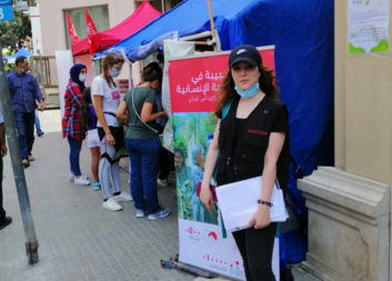 Pomoc obětem bejrútské exploze: Ta solidarita je ohromující, říká charitní pracovnice Nadiya