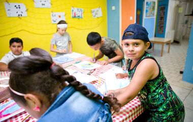 Přijímací zkoušky na střední školy jsou za dveřmi. Charita motivuje mladé lidi ke studiu
