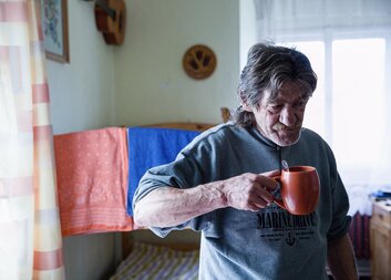 Ze Senátu zní kritika rozhodnutí české vlády o krácení evropských financí na sociální služby