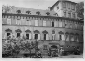Názvy organizace a vedoucí představitelé 1990-2012