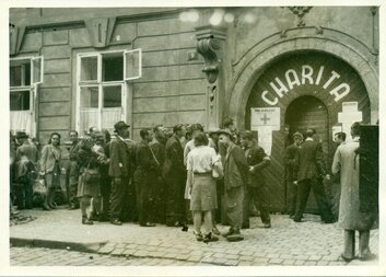 Charita začátkem 90. let