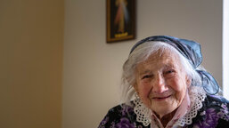 Světový den seniorů: Stáří si zaslouží blízkost