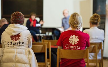 Debaty v refektáři františkánského kláštera během akce Zažít město jinak, foto Jakub Žák