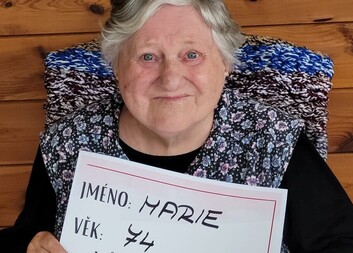 Buďte veselí a před ničím neutíkejte, vzkazují senioři ze Sousedovic