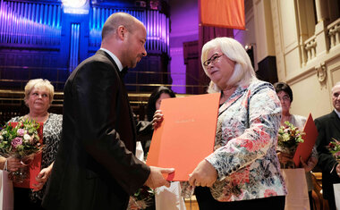 Tea Tihounová in memoriam (ocenění převzala Jaroslava Zabloudilová, Teina maminka)