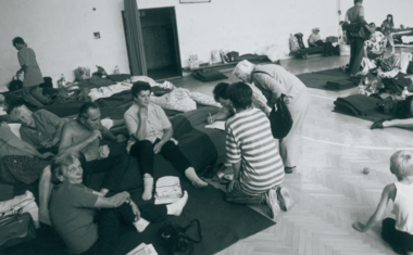 Základní škola na Helsinské ulici, jedno z evakuačních míst v Olomouci (10. července 1997)