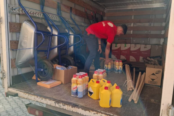 Materiální pomoc do České Vsi - Arcidiecézní charita Olomouc