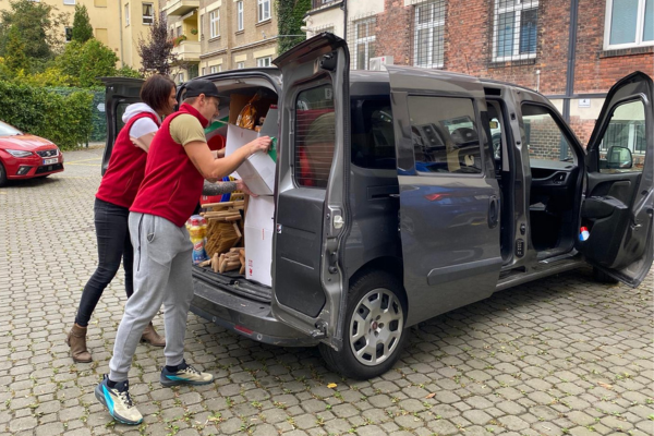 Materiální pomoc do Krnova - Diecézní charita ostravsko-opavská