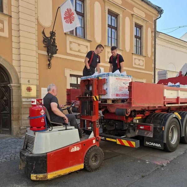 Charita darem obdržela 15 třífázových elektrocentrál - Arcidiecézní charita Olomouc