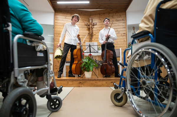 Domov pro seniory kardinála Berana, hudebníci: Petr Hamerský a Jan Petrov , foto: Tereza Křenová
