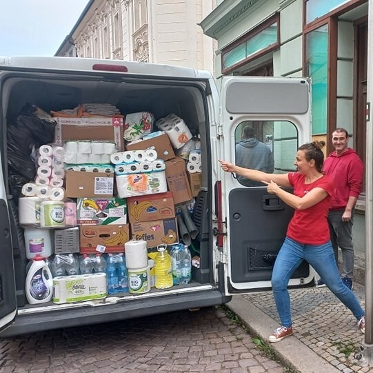 828 l vody, 502 kg potravin a 1 211 kg čistících a hygienických potřeb - Oblastní charita Kutná Hora