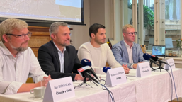 200 milionů na okamžitou pomoc zaplaveným domácnostem. Humanitární organizace se dohodly na společném postupu