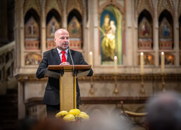 foto: Anna Guthrie, Člověk a víra