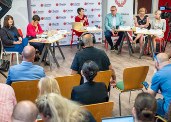 Debata: Co čeká českou sociální politiku?