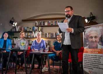Miliony na dobročinnost také od Wintonova dítěte. Organizace budou letos dárcům ze závěti hlavně děkovat