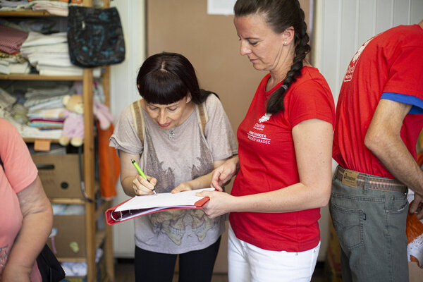 Direct material assistance to migrant and refugee families in need. (Diocesan Caritas České Budějovice) Direct material assistance to migrant and refugee families in need. (Diocesan Caritas České Budějovice)
