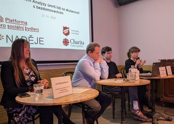 Bezdomovectví zabíjí, ukazuje nová analýza. Lidé bez domova umírají průměrně o šestnáct let mladší než zbytek populace