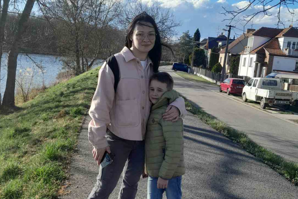 Samoživitelka Ira se synem Andrijem