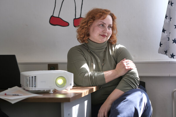 Michaela Lochmanová, vedoucí nízkoprahového zařízení pro děti a mládež Coolna Žatec, foto: Lubomír Kotek Michaela Lochmanová, vedoucí nízkoprahového zařízení pro děti a mládež Coolna Žatec, foto: Lubomír Kotek