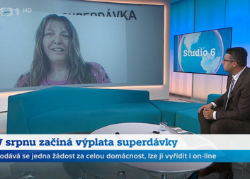 V srpnu začnou první výplaty superdávky. Nový systém má však svá rizika